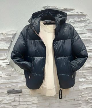 Chaqueta acolchada/plumón con gorro