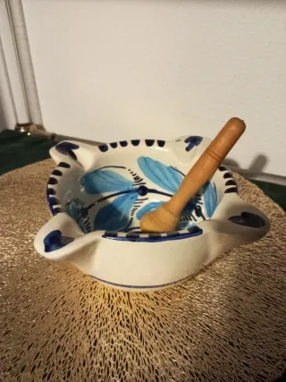 Mortero antiguo de porcelana
