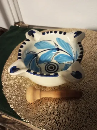 Mortero antiguo de porcelana