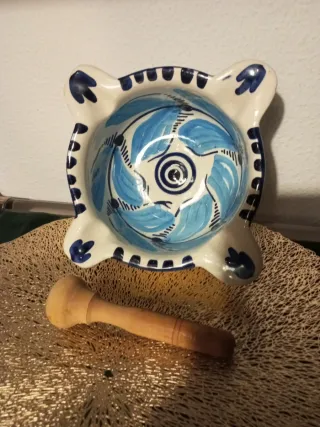 Mortero antiguo de porcelana