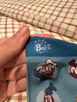 Buff pañuelo estampado Mickey y amigos