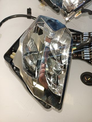 Luces led faro delantero Yamaha NMAX 125 de 2023