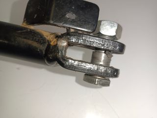 Pata lateral cabra Benelli BN 125 de 2024