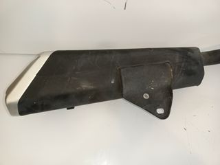 Escape silencioso Benelli BN 125 de 2024