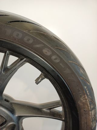 Llanta delantera Benelli BN 125 de 2024