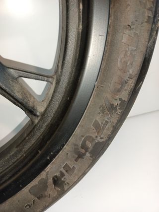 Llanta trasera Benelli BN 125 de 2024