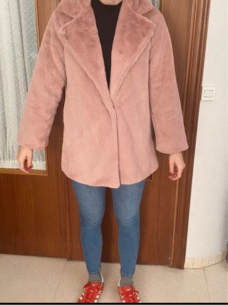 Chaquetón rosa peludo