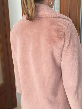Chaquetón rosa peludo