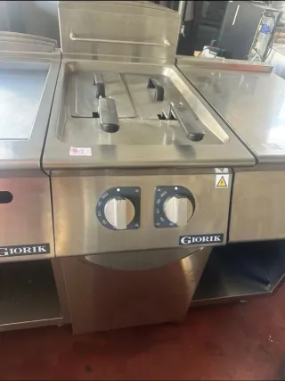 Freidora Eléctrica GIORIK 8+8L.