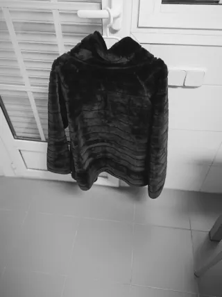 Chaquetón negro pelo corto