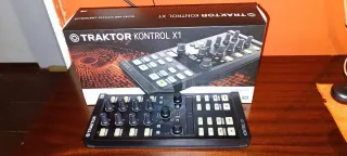 Traktor Kontrol X1 Controlador DJ