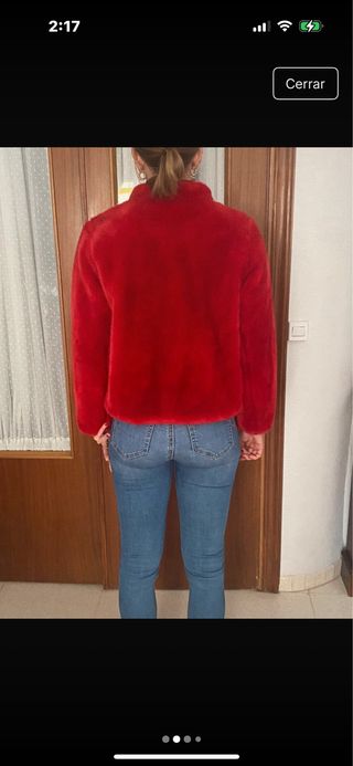 Chaquetón de pelo rojo