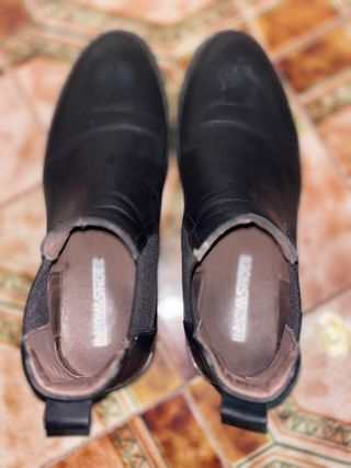 Botas de cuero negras