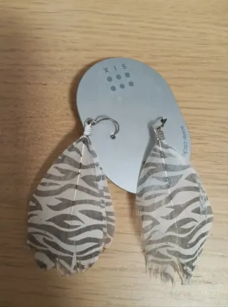 Pendientes de plumas y collar