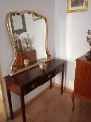 Mueble de entrada con espejo