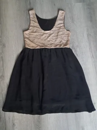 Vestido de fiesta negro y dorado