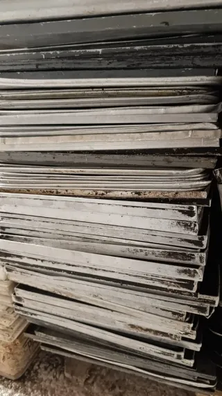 20 bandejas metálicas