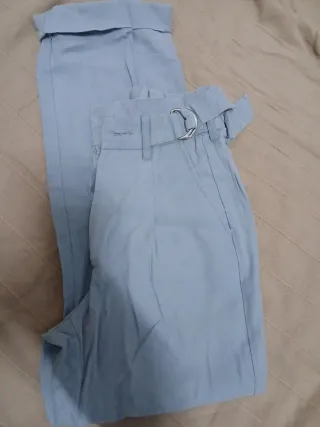 Pantalón Bershka vestir azul claro T.32