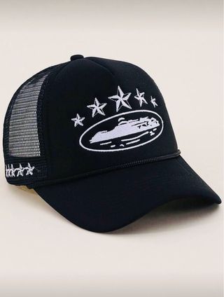 Gorra Corteiz Negra con Estrellas y Barco