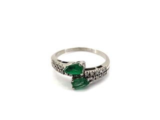 anillo oro 18k con piedra con diamante,esmeralda