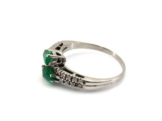 anillo oro 18k con piedra con diamante,esmeralda