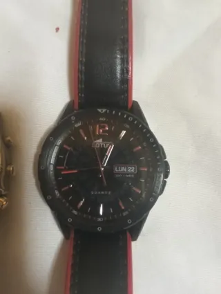 Reloj Lotus Negro y Rojo