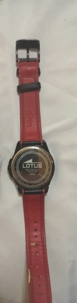 Reloj Lotus Negro y Rojo