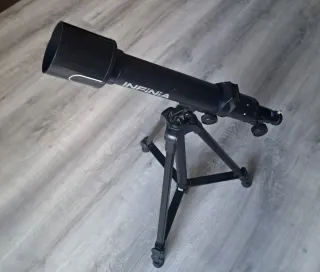Telescopio Infinia con trípode