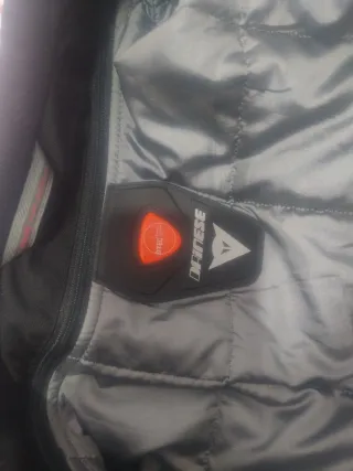 Chaqueta Dainese Moto Roja y Negra