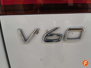 Volvo V60 2.0 B4 (G) Momentum Pro Auto