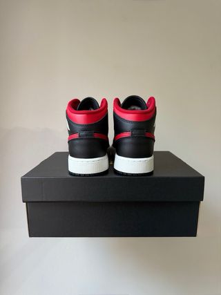 Nike Air Jordan 1 Mid Bred Twist