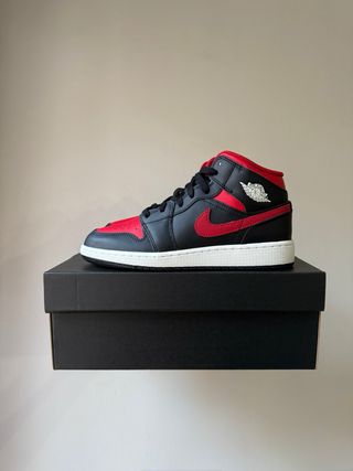 Nike Air Jordan 1 Mid Bred Twist