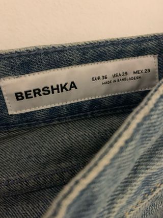 Pantalón vaquero Bershka azul (flared jean)
