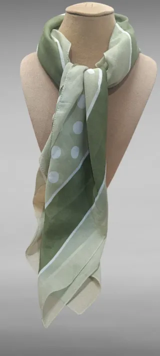 Pañuelo italiano verde oliva lunares