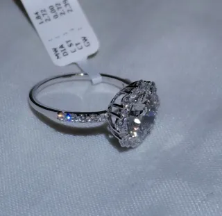 Anillo oro blanco diamantes