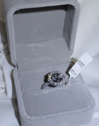 Anillo oro blanco diamantes