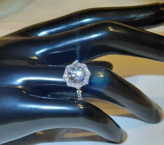 Anillo oro blanco diamantes