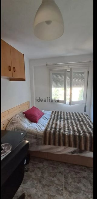 SE ALQUILA HABITACIÓN CON CLIMATIZACIÓN Y TELE