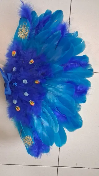 Abanico de plumas  hecho a mano,