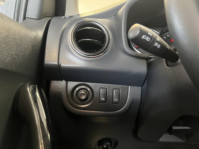 Dacia Sandero Essential 1.0 55kW (75CV)