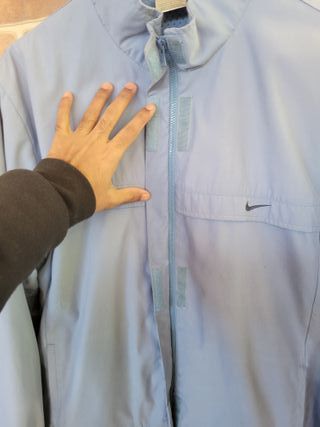 Chaqueta cortavientos Nike azul