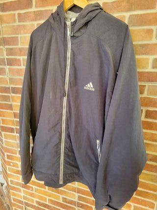 Chaqueta cortavientos Adidas vintage con capucha