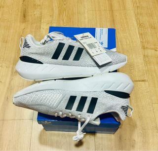 Adidas Swift Run 22 Talla 40 2/3 Gris