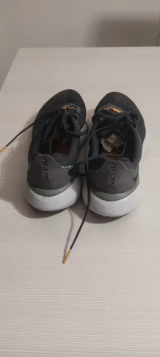 Scarpe running Kalenji nere e arancioni