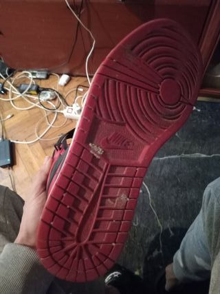 Nike Air Jordan 1 Rojo y Negro