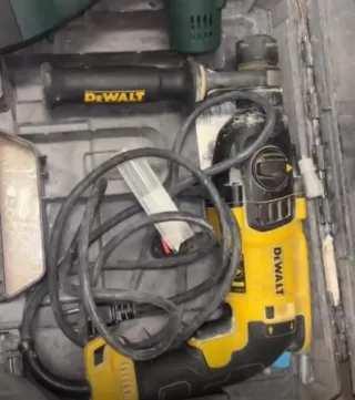 Taladro percutor Dewalt