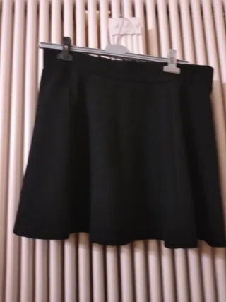 Gonna in tessuto operato nera