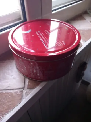 Scatola metallo VINTERSAGA rossa