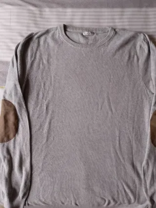 Jersey gris con parches en codos