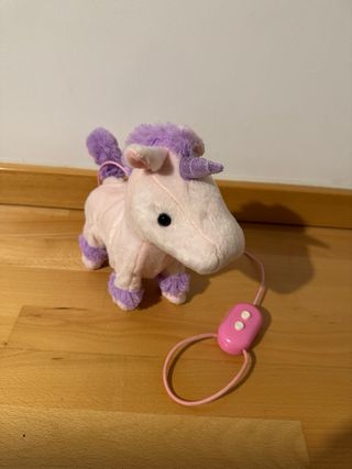 Unicornio de peluche para pasear
